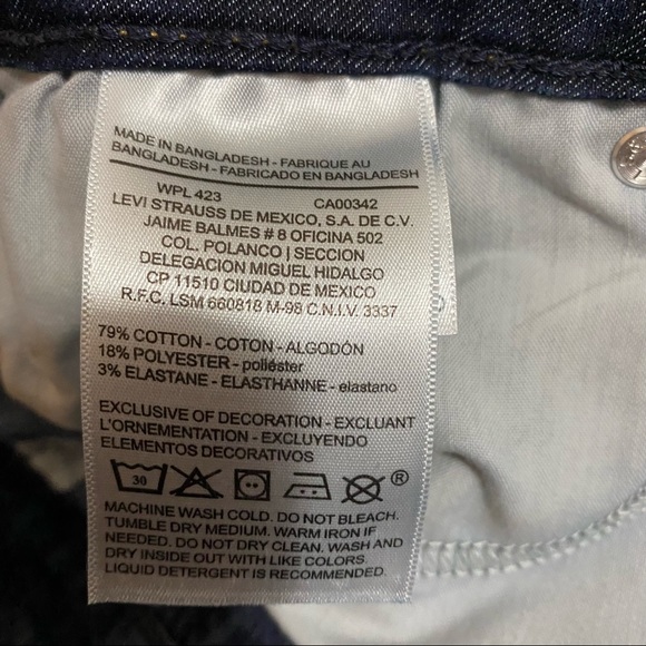 Levi’s Signature Blue Jeans - Picture 6 of 9